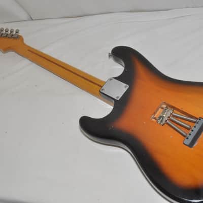 Fender Japan ST57（T）'57 Stratocaster 2-Tone Sunburst Electric Guitar Ref No 7526 image 10