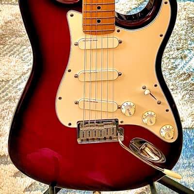 Fender Stratocaster Deluxe Plus 1989- Crimson Frost image 1