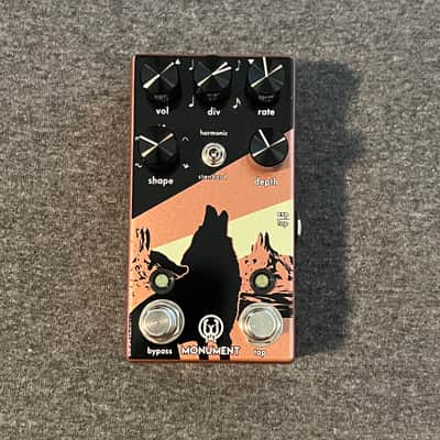Walrus Audio Monument Harmonic Tap Tremolo V2 2018 - Present - Coral / Black image 2