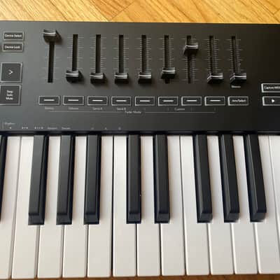 Novation Launchkey 49 Keyboard image 5