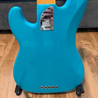 Fender American Professional II Precision Bass V with Maple Fretboard, Upgrades, Lightweight! image 4