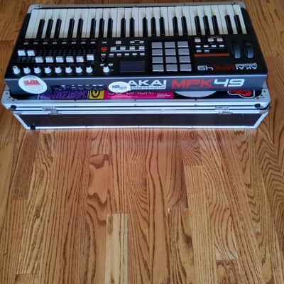 Akai MPK49 with hard case image 2