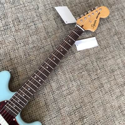 Squier Classic Vibe '60s Mustang 2025 in Sonic Blue image 3