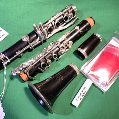 Buffet E11 Wood w/Silver Keys-Intermediate Clarinet-Overhauled-w/Case and Extras image 3