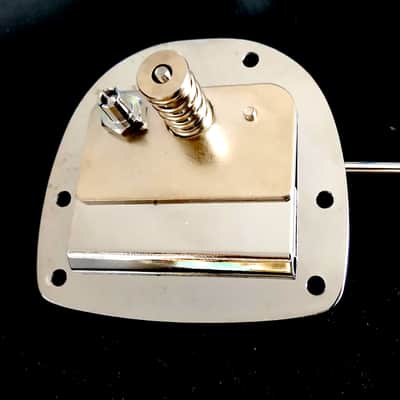 Chrome Fender Jazzmaster/Jaguar Vibrato tailpiece image 3