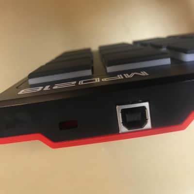 Akai Professional MPD218 USB Drumpad Controller (Used) image 2