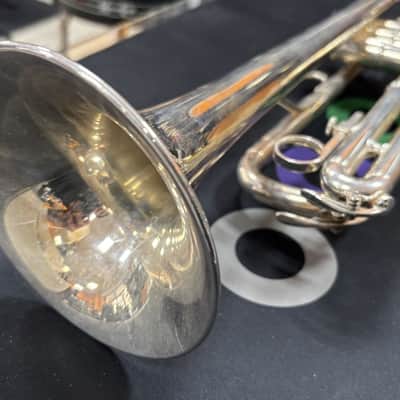 Yamaha YTR-2330 Gold-plated B-flat trumpet image 2