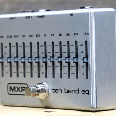 MXR M108S Ten Band EQ Noise-Reduction Circuitry Ten Band Equalizer Effect Pedal image 2