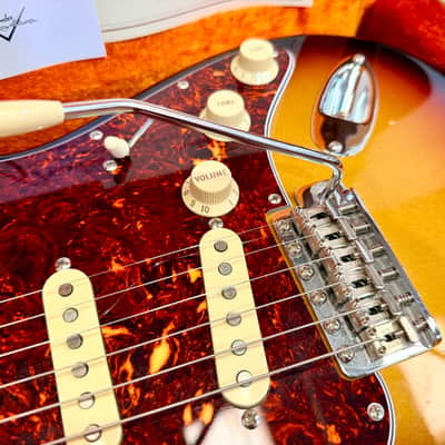 ✨2023✨ Fender American Vintage II 1961 Stratocaster USA~ 3-Color Sunburst + Case image 5