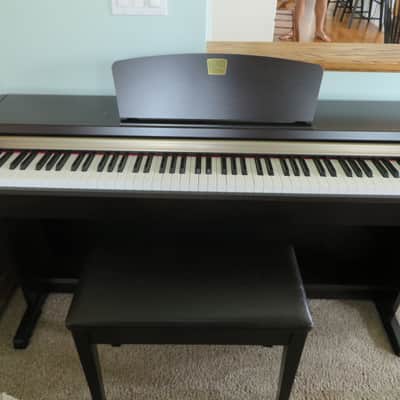 Yamaha Clavinova CLP-220 digital piano image 1