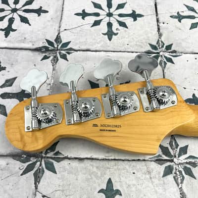 Fender Player Precision Bass with Pau Ferro Fretboard • Polar White • 2020 • 8.44 lb image 10