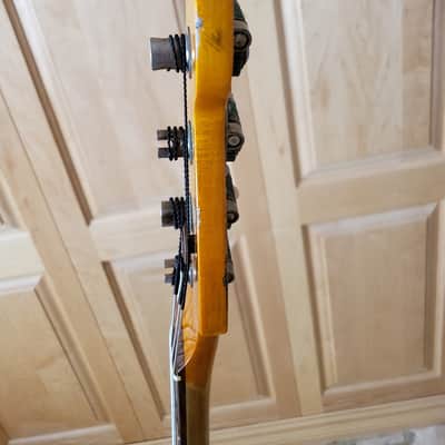Fender Classic 60s Jazz. Heavy Relic 2018 Vintage White Relic Nitros Cellulose Lacquer. Beautiful Checking. image 17