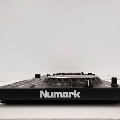 Numark Mixtrack Platinum FX DJ Controller 2020 - Present - Black image 4