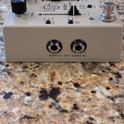 Walrus Audio Xero Polylooper 2025 - Present - Cream image 4