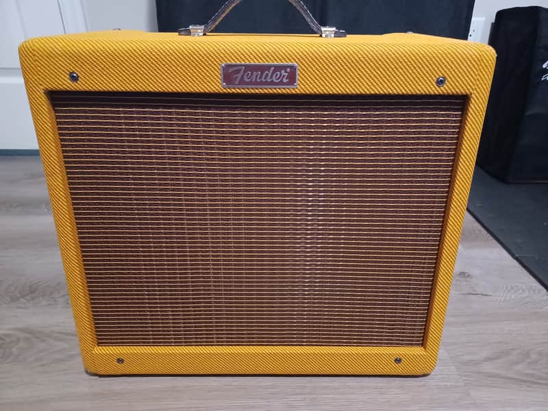 Fender Blues Junior Lacquered Tweed 15-Watt 1x12" Guitar Combo Lacquered Tweed image 1