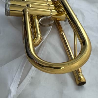 Yamaha YTR-2330 Standard Trumpet 2010s - Lacquered Brass image 11