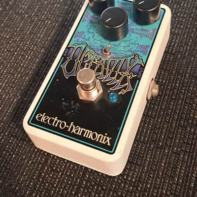 ELECTRO HARMONIX OCTAVIX OCTAVE BOOST PEDAL W BOX AND POWER SUPPLY (USED) image 2