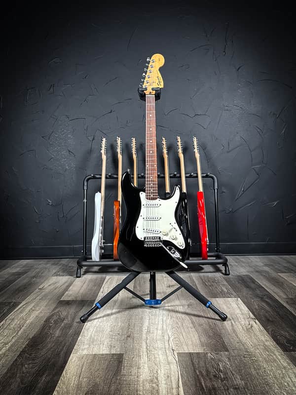 Squier Affinity 20th Anniversary Stratocaster - Black image 1