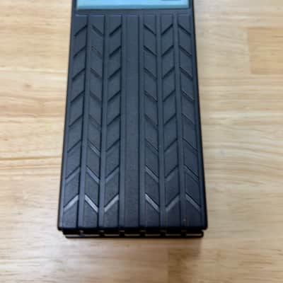 Boss FV-50H High-Impedance Stereo Volume Pedal 1987 - Present Black/Blue image 2