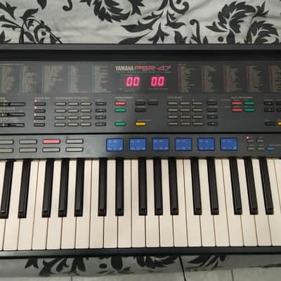YAMAHA PSR-47 SYNTH KEYBOARD 1990 MIDI PROGRAMMED HARD CASE image 1