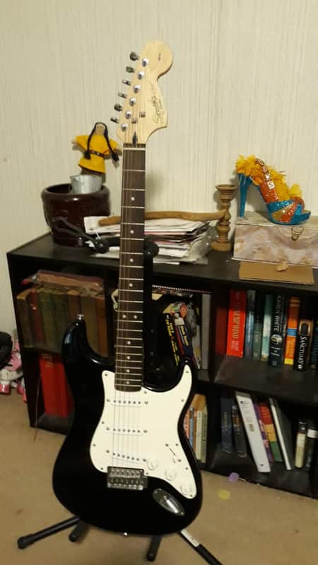 Fender Squier Affinity 'Strat' 2012 Stratocaster with gig bag image 1