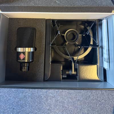 Neumann TLM 102 bk Studio Set with Shockmount image 1