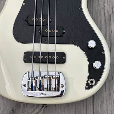 G&L SB-2 USA Bass Guitar 2003 - Olympic White with Matching Headstock image 6