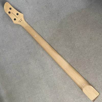 Harley Benton 4 String Bass Maple Wood Neck, Rosewood 24 Frets Fingerboard image 5