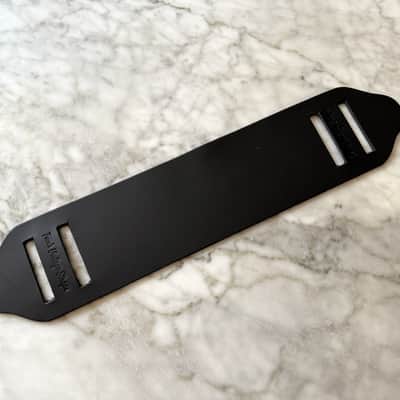 "Tom's Vintage Straps" Leather Shoulder Pad image 4