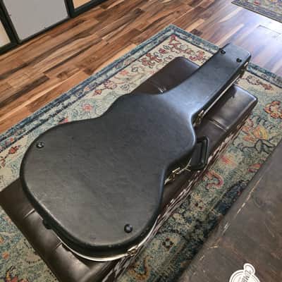 Used SKB Molded Hardshell Grand Concert Guitar Case image 7
