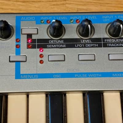 Novation XioSynth 25 10-Voice Synthesizer 2007 - Silver image 9