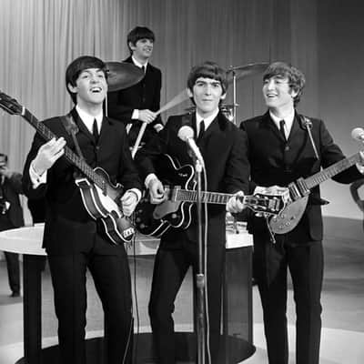 The Beatles Paul McCartney Signed Autographed Hofner Bass Guitar (Beckett and UACC Certified) image 5