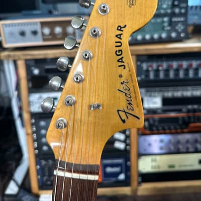 Fender Jaguar 1997-2008 - 3 tone sunburst image 16