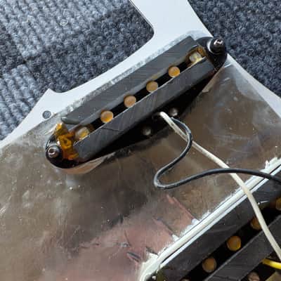 Fender Stratocaster 2007 MIM Loaded Pickguard SSS Pickups image 9