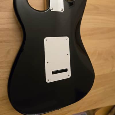 Fender Fender Stratocaster 2000s? - Black laquer image 5