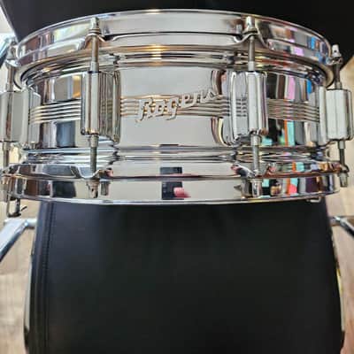 Rogers "5-Line" Dyna-Sonic 5x14" Brass Snare. "Beavertail" Lugs 1967 - 1974 - Chrome image 4