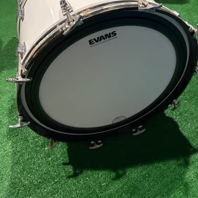 Ludwig 14x22 bass drum 1976 - White cortex image 3