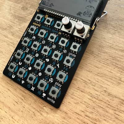Teenage Engineering Pocket Operator PO -128 Megaman limited edition (discontinued) 2020 - Perfectas condiciones image 2