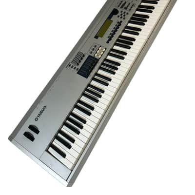 Yamaha MO8 88 Key Synthesizer