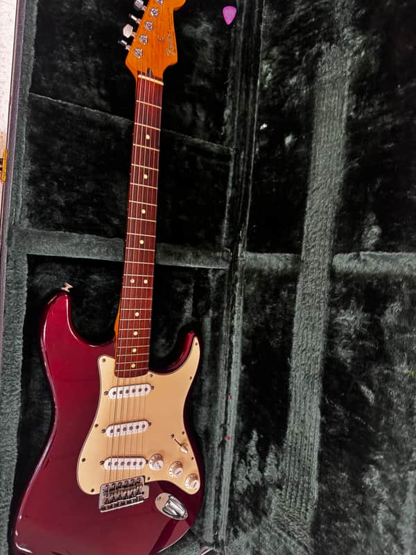 Immagine Fender Standard Stratocaster with Maple Fretboard 1998 - 2005 - Midnight Wine - 1