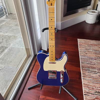Fender American Ultra Luxe Telecaster 2021 - Blue Sparkle image 2