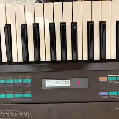 Yamaha DX7 Programmable Algorithm Synthesizer 1983 - 1987 - Blackhead image 4