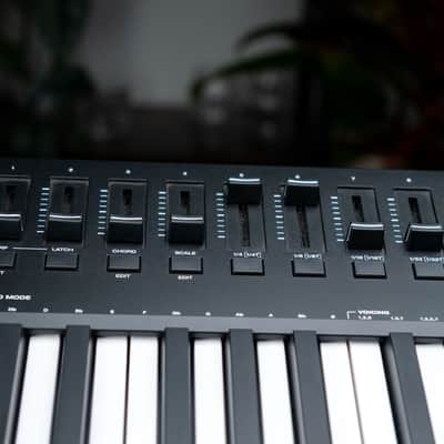 M-Audio Oxygen Pro 49 MIDI Keyboard Controller 2020 - Present - Black imagen 6