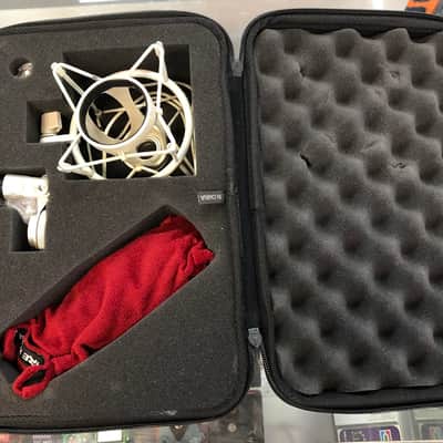 Shure KSM 44 A Large Diaphragm Multi-Pattern Condenser Microphone - Mint Conditon Never Used! image 6