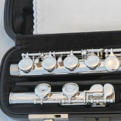 Yamaha YFL-200AD Advantage Standard Flute *Overhauled New Pads *Ready to play image 3