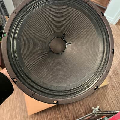 Eminence 12 inch speaker Fender 8 ohms image 3