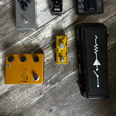 Dunlop, Tone city, Klone, Boss, Onstage pedal lot image 1