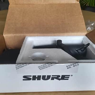 Shure SM7B Cardioid Dynamic Microphone - Present - Black image 8