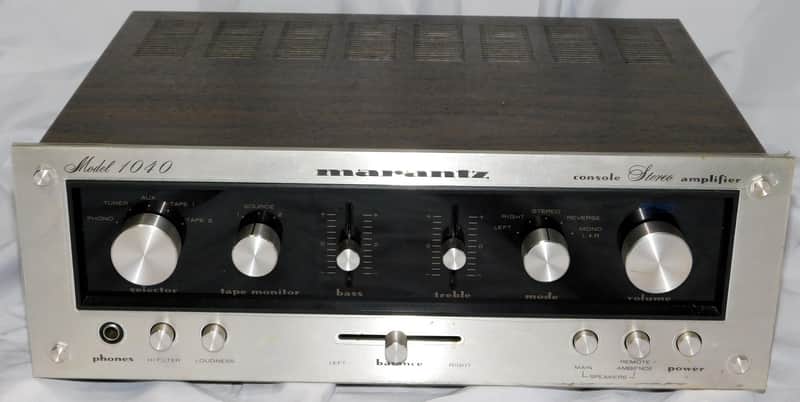 Marantz 1040 stereo amplifier with original box and foam recently serviced image 1