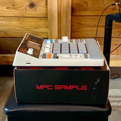 Akai Professional MPC Sample Sampler, Sequencer, and Effects Processor image 4